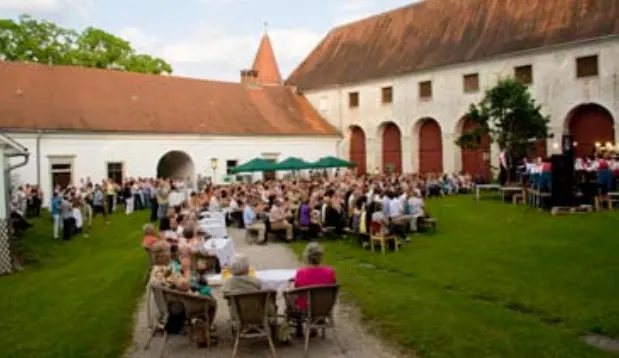 Der Schlosshof Salaberg