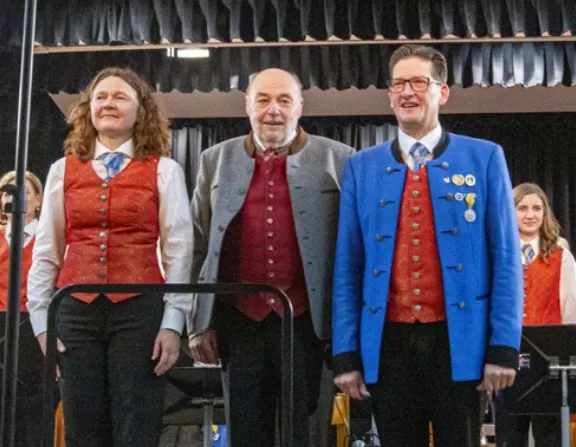 Kapellmeister Stv. Margit Tempelmayr, Ehrenkapellmeister Gerhard Leeb und Kapellmeister Ewald Huber