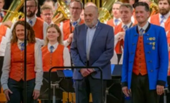 Kapellmeister Stellvertreterin Margit Tempelmayr, Ehrenkapellmeister Gerhard Leeb und Kapellmeister Ewald Huber