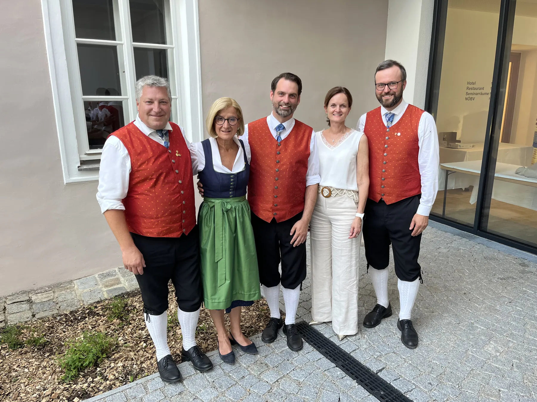 Gemeinsam mit Ehrengästen