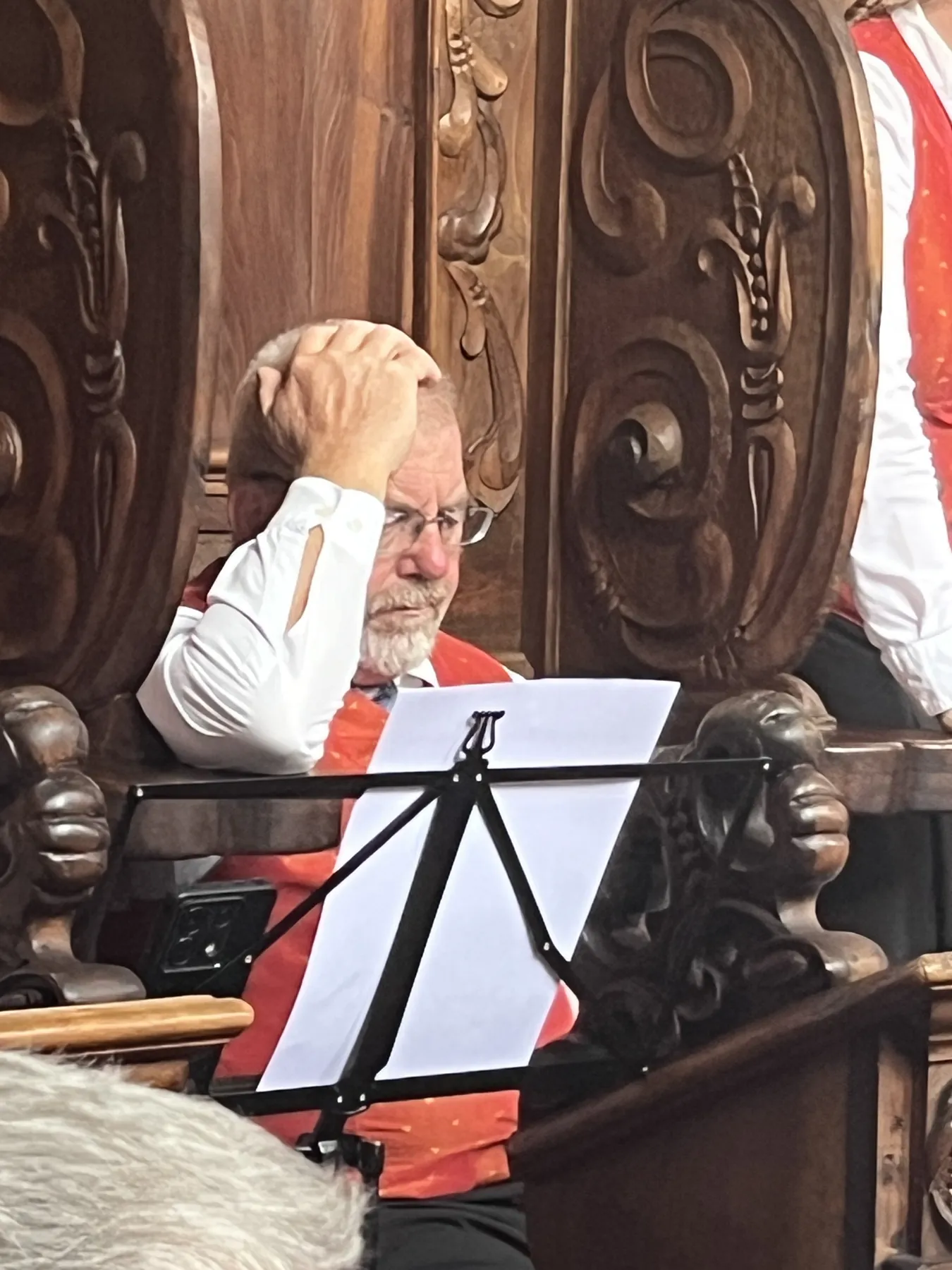 Konzentriert bei der Messe
